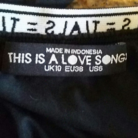 This is a love song crop top - Picture 3 of 4